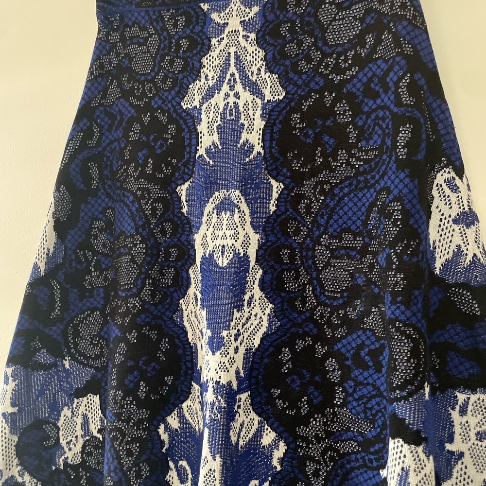 BCBGMaxAzria Blue and White A-Line Mini Skirt - Picture 6 of 6